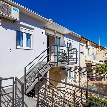 Апартаменти Ira With Balcony Задар